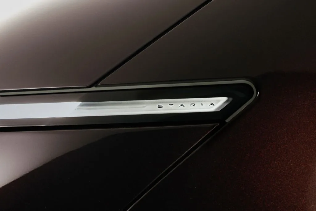 Hyundai Staria — Exterior 4/6
