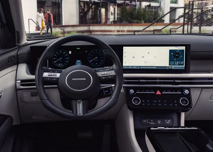 Hyundai Tucson — Interior 4/7